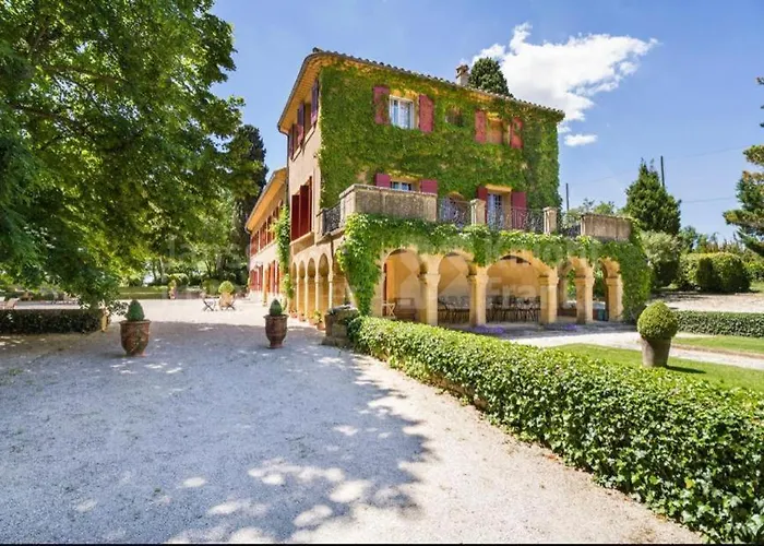 Suite le Quervalat dans magnifique bastide 18eme