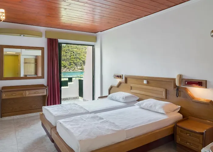 Binji Hotel