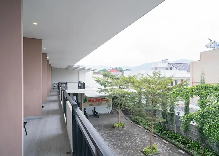 Urbanview Hotel Bubusini Batu By Reddoorz