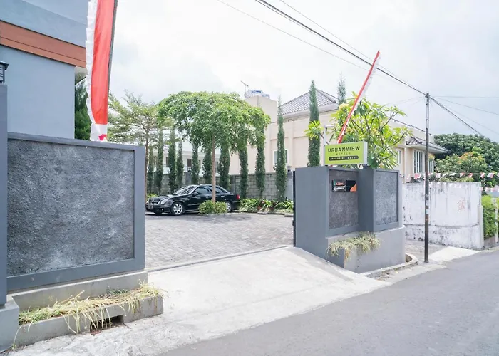 Urbanview Hotel Bubusini Batu By Reddoorz