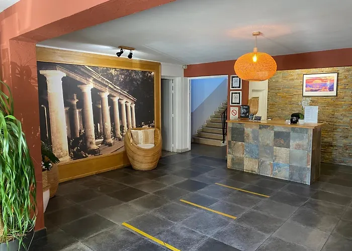 Hotel Le Grillon