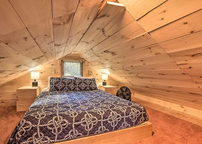 Pet-Friendly Ellsworth Cottage On Branch Lake