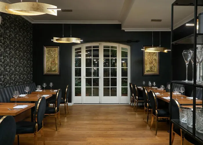 The Royal Adelaide Hotel