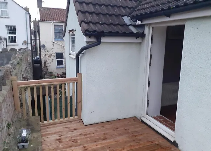Characterful Cottage Near The Sea, Beach, Pier & Shops