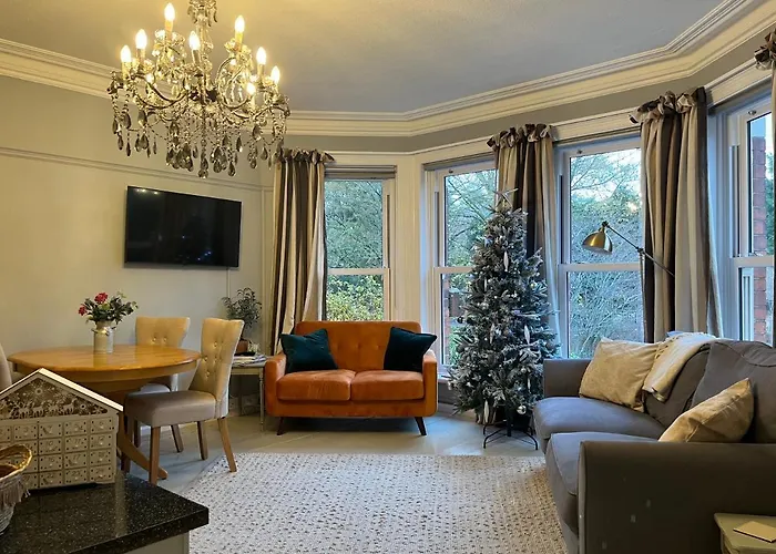 Stylish Central 2 Bedroom Apartment