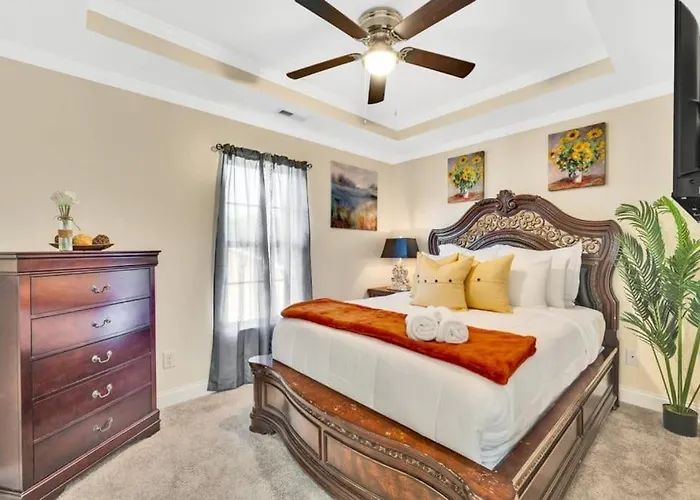 Cozy 2B Townhouse King Bed Free Parking Tv In Brs