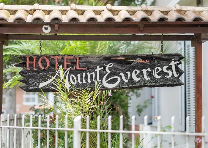 Hotel Mount Everest