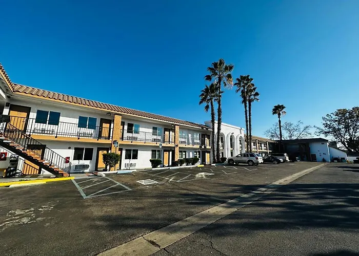 Casa Blanca Hotel - Cypress, Buena Park