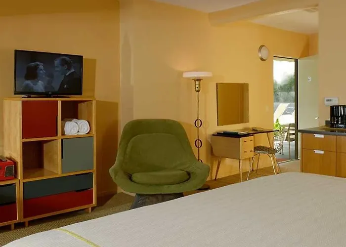 Orbit In - 21 And Over - A Town & Desert Boutique Hotel (Adults Only)