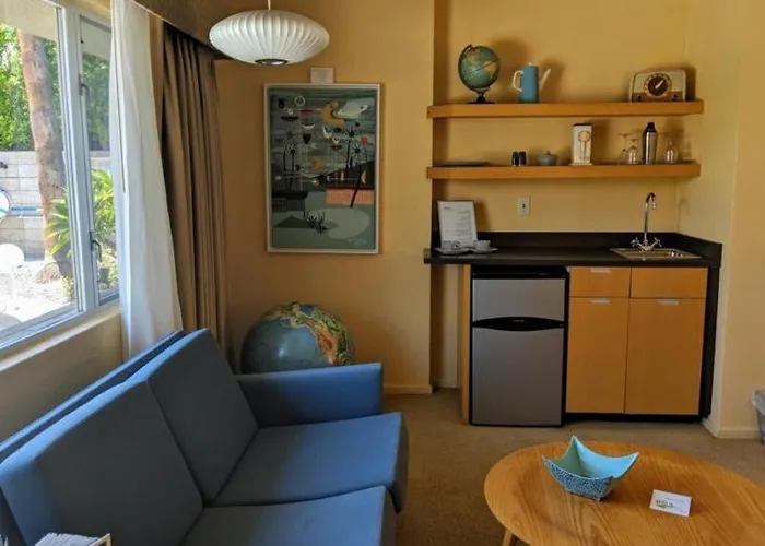 Orbit In - 21 And Over - A Town & Desert Boutique Hotel (Adults Only)