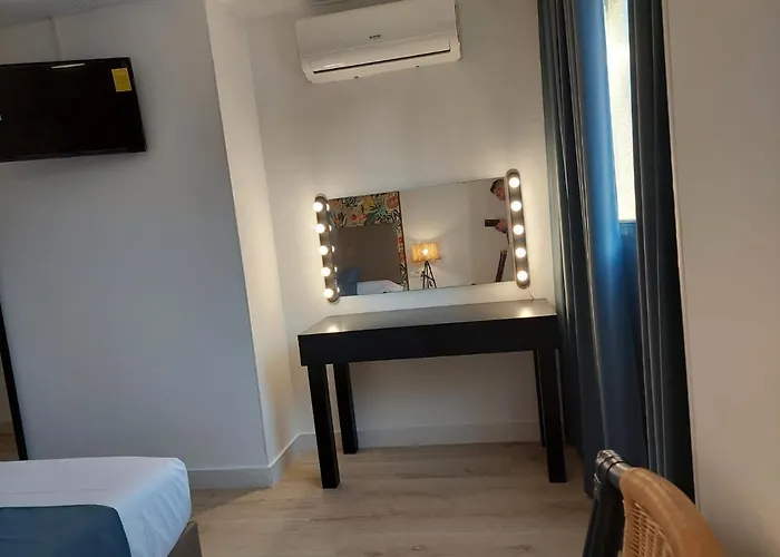 Hostal Garden Rous