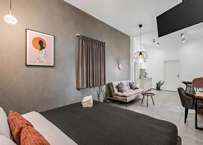 Old City Boutique - By La Finca Hotels- חוויית אירוח יוקרתית, חניה בחינם וקרבה לשדרת הקולינריה של העיר