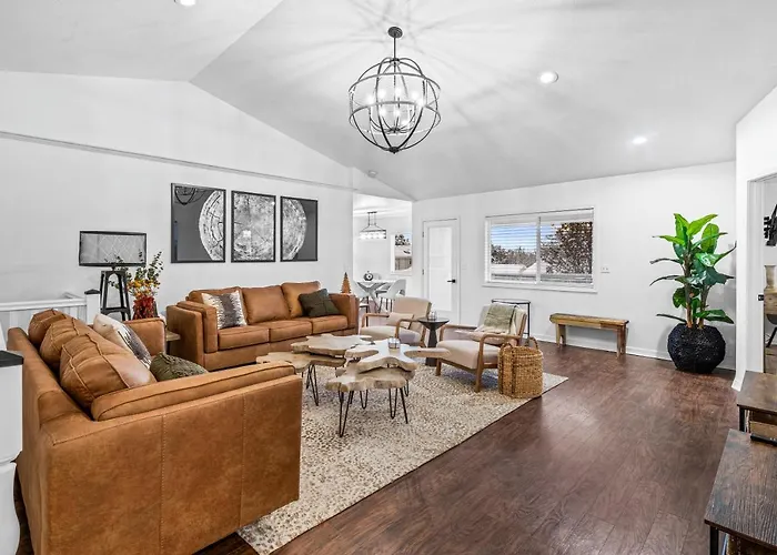 Quiet Comfortable Cliffside Estate Near Usu