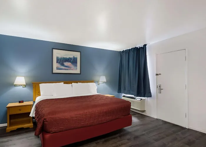 Rodeway Inn & Suites Sidney Historic Downtown I-80