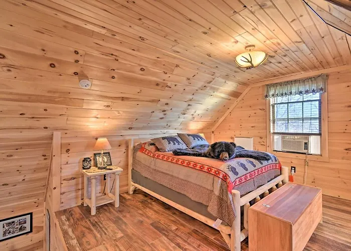 Quiet & Secluded Berea Cabin On 70-Acre Farm!