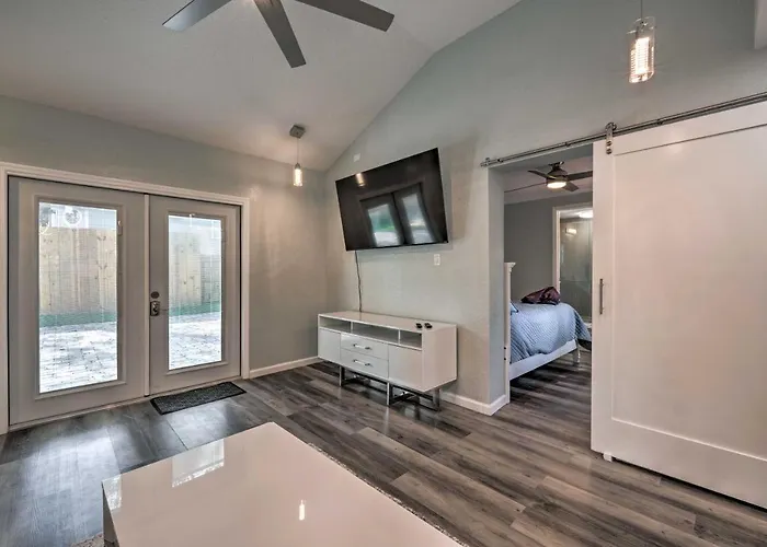 Apopka Getaway W/ Yard & Covered Patio