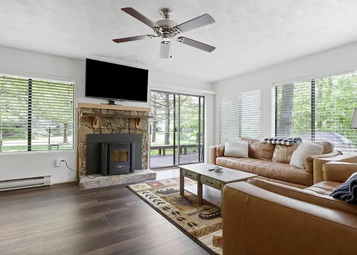Charming Getaway L Recently Renovated L Hidden Valley L 4Br+3Bath L Hot Tub