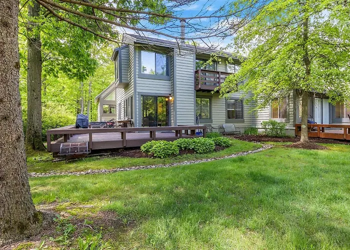 Charming Getaway L Recently Renovated L Hidden Valley L 4Br+3Bath L Hot Tub