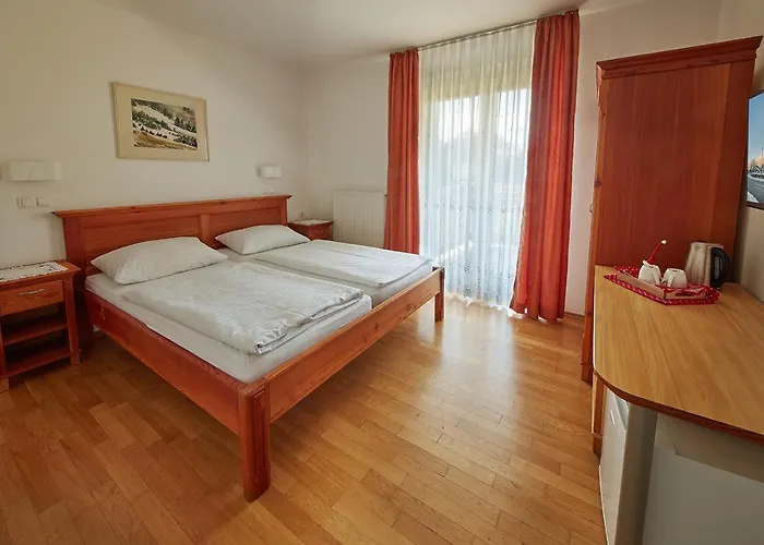 Rute Hotel And Apartments
