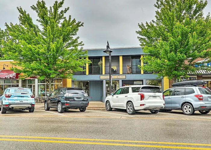 Downtown Grand Haven Apt < 1 Mi To Lake Michigan