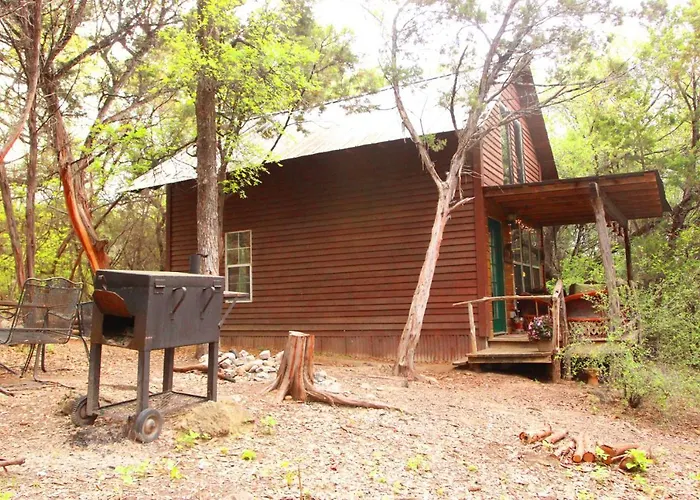 The Firehouse At Creekside Camp & Cabins