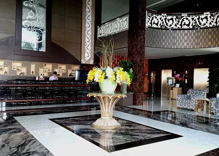 Grand Bayu Hill Hotel