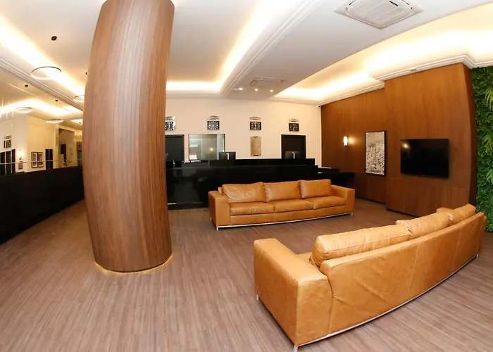Hotel Financial