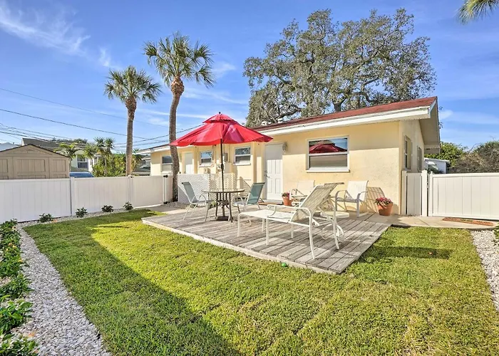 Pet-Friendly Dunedin Townhome W/ Private Yard