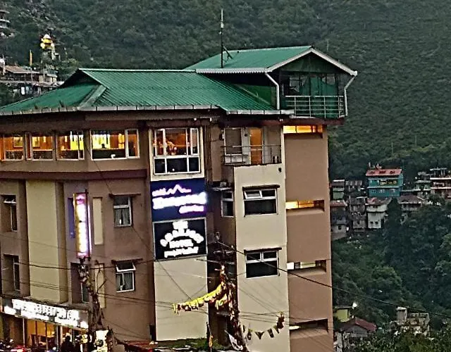 Amarjeet Hotel