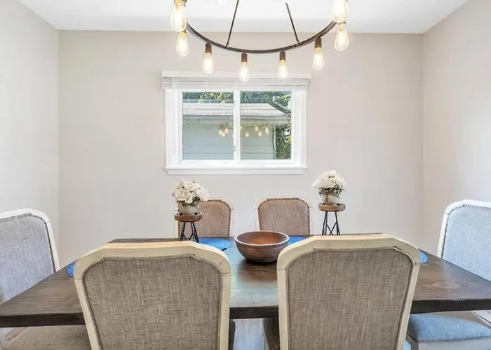 Pets, Big Groups Welcome: Hottub, Firepit, Grill