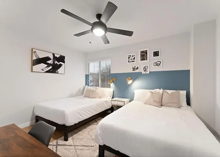 Modern & Homey 3Br Home, Remote Work Friendly, King Beds, Fast Wifi