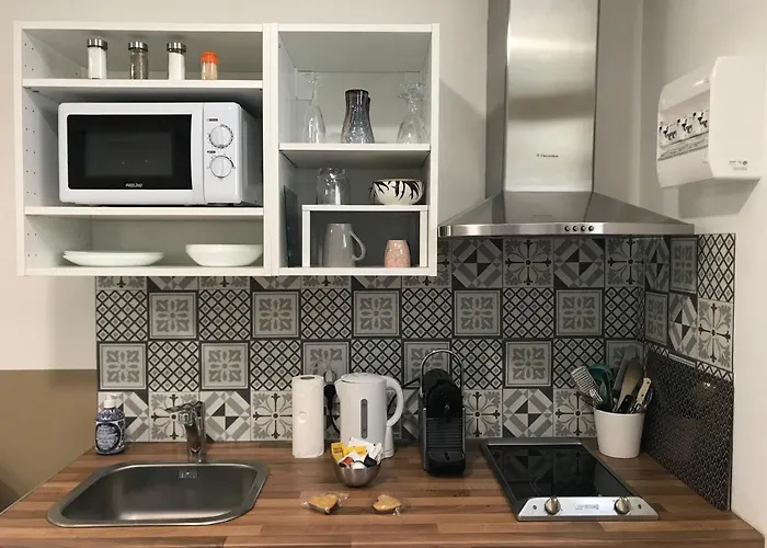 Studette de 17m2 avec parking privé gratuit Climatisation et petite cuisine