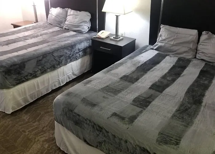 Hotel 2 Queen Beds Room 124 Booking