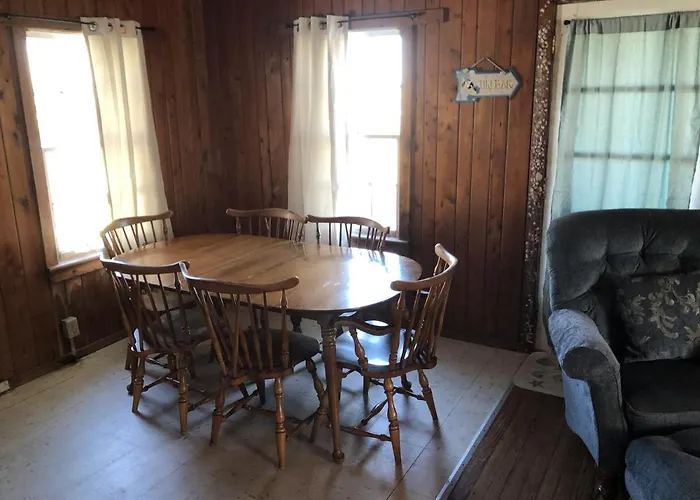 Blackbeard'S Retreat - Historic And Pet Friendly Cottage