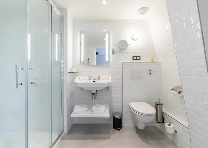 Hotel Echappee En Baie - Chambres Climatisees -Parking Prive Gratuit Dont Forfaits Bornes Electriques Reservable