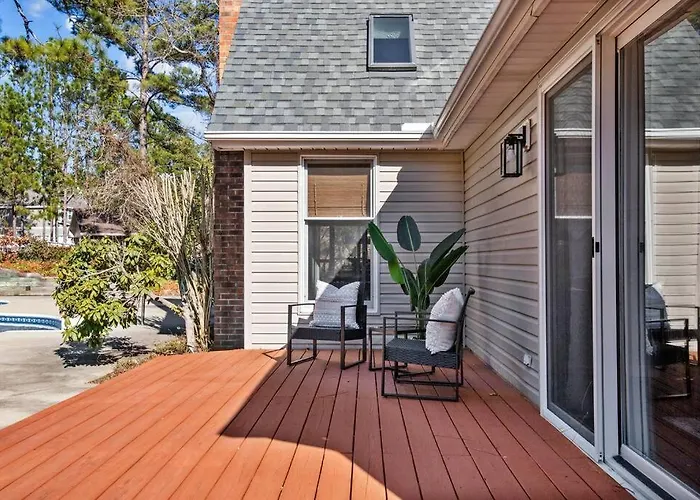 Southern Pines Getaway With Pool & Movie Theater!