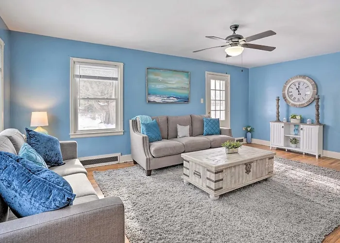 Rural Oswego Cottage On 50-Acre Orchard & Farm!