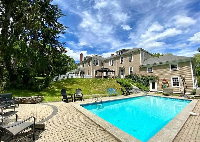 The Jarvis Homestead - Historic Maine Mansion
