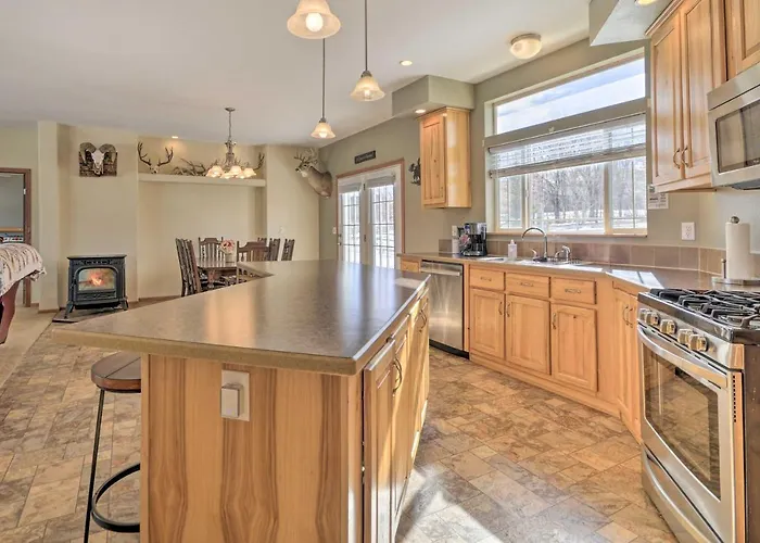 Charming Cody Vacation Home W/ Mtn Views!