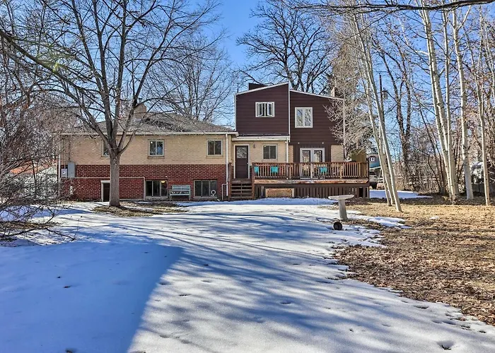 5 Mi To Dtwn Denver: Peaceful Lakewood Home!