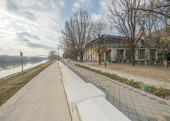 Hotel Tisza Es Thermalfuerdo