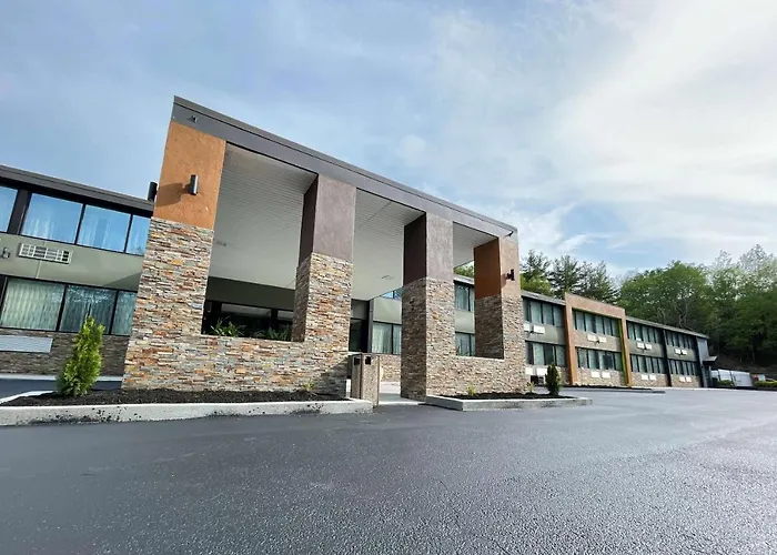 Wingate By Wyndham Lake George