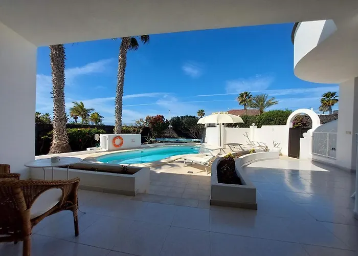 Sol y Luna Room&Suite Lanzarote Holidays - Heated pool!