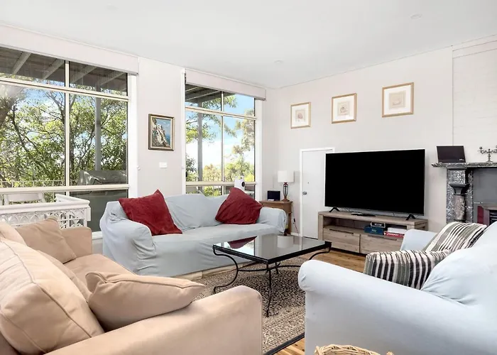 Sea Point At Hyams Beach