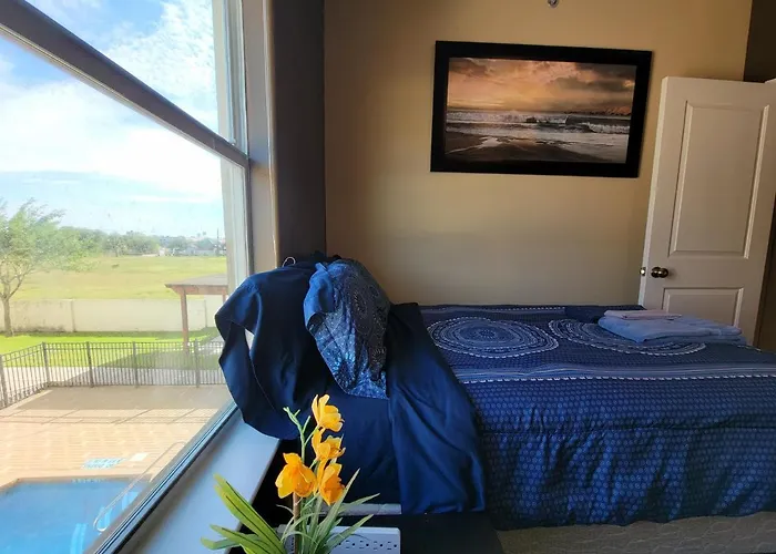 4 Bedroom Smart Luxe Condo, Gated Community, Pool View, Mins To Costco & Top Golf