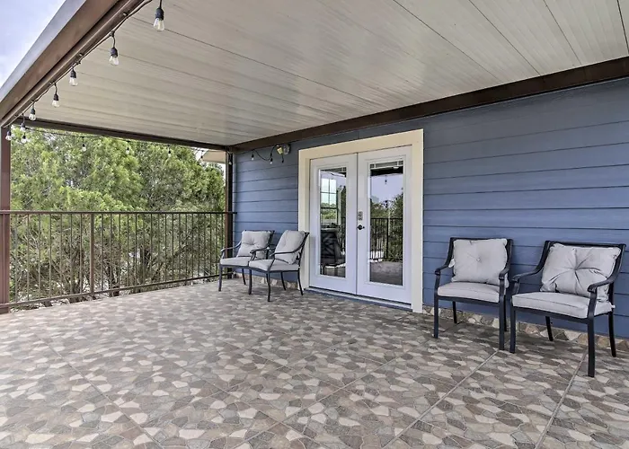 Patio & Balcony: Gulf Coast Retreat In Brownsville