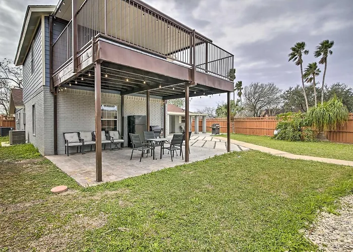 Patio & Balcony: Gulf Coast Retreat In Brownsville