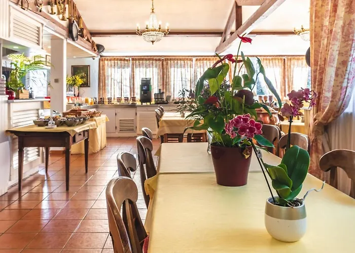 Comfort Hotel Strasbourg - Montagne Verte&Restaurant Louisiane