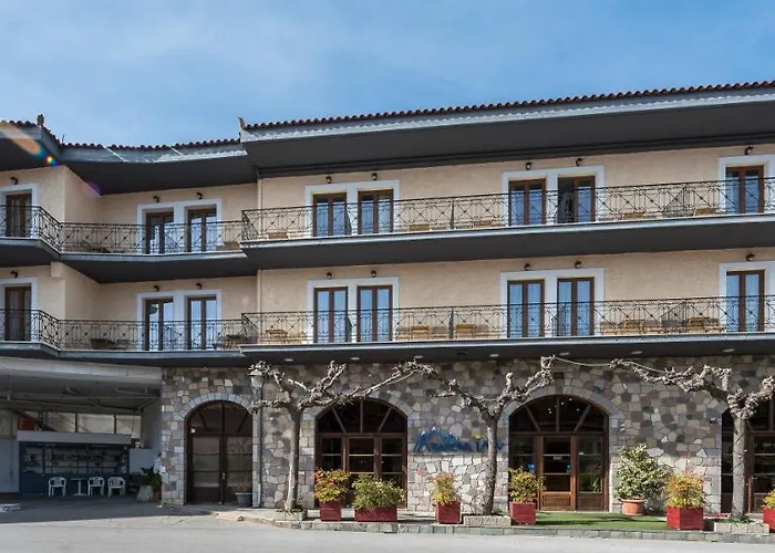 Arahova Inn Hotel