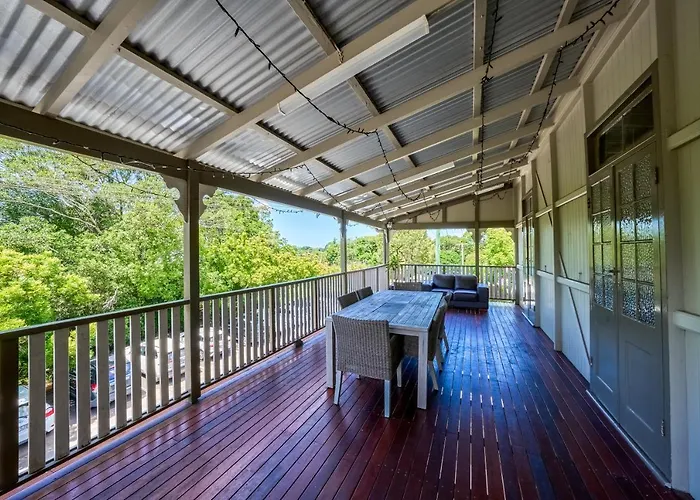 Yandina Hotel
